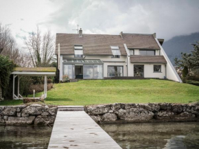 Venez Chez Vous Les Pieds dans l'Eau